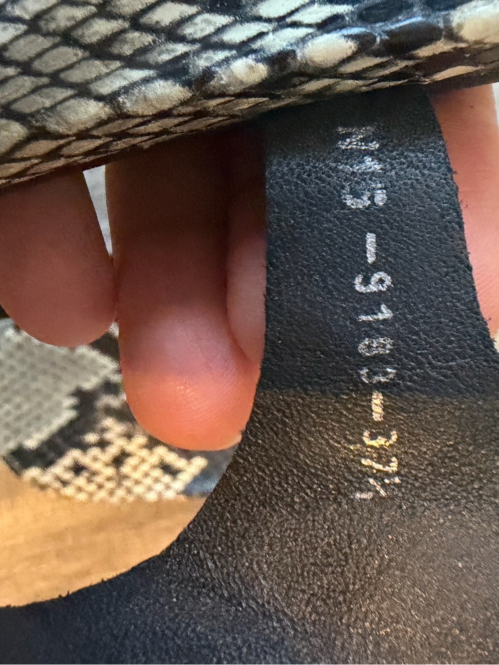 PEDRO GARCÍA
PHYTON
Crystal Embellished T-Strap Thong Sandals - Picture 7 of 7